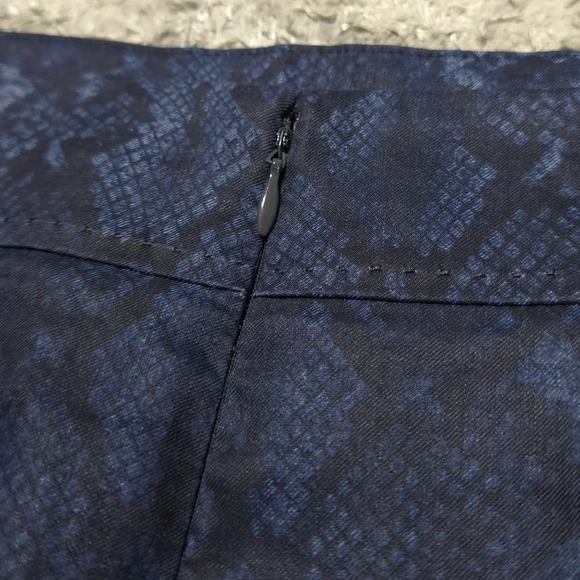 ELIE TAHARI Blue Black Snake Print 80% Linen Pencil Skirt, Fully Lined, Size 10 - Picture 8 of 16